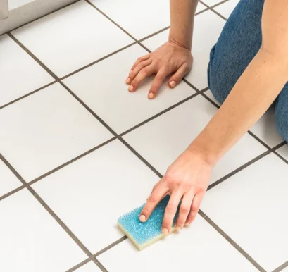 240814-how-to-clean-grout-vl-main-60d9c1